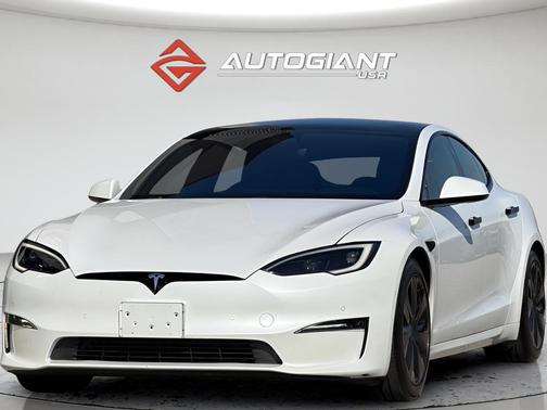 Pearl White Multi-Coat 2023 Tesla Model S Standard Range