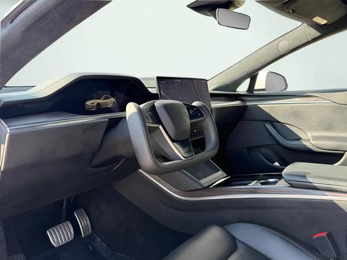 Pearl White Multi-Coat 2023 Tesla Model S Standard Range