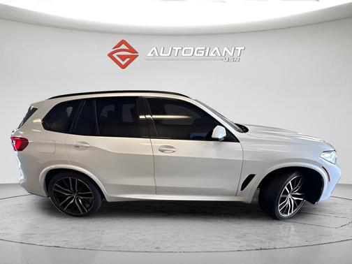 Mineral White Metallic 2019 BMW X5 xDrive50i