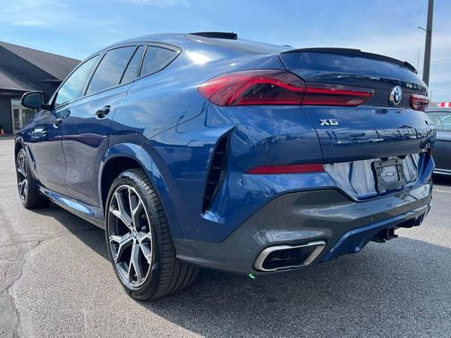 2021 BMW X6 M50i