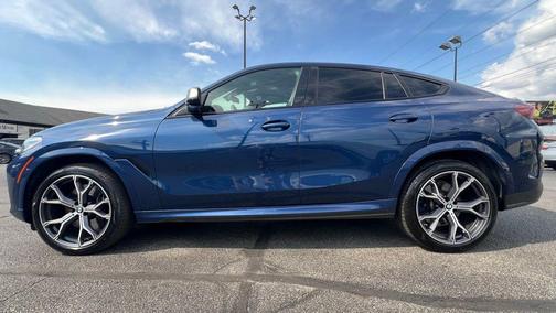 2021 BMW X6 M50i