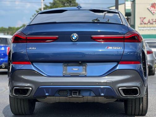 2021 BMW X6 M50i