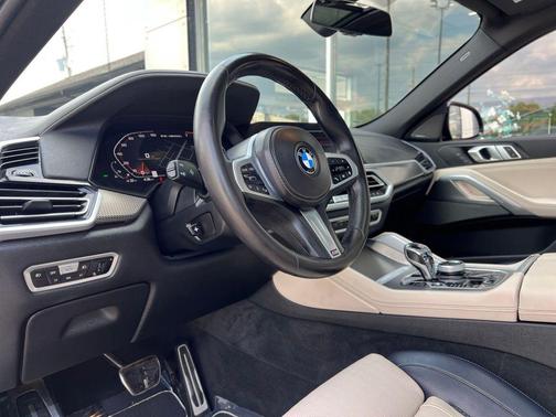2021 BMW X6 M50i