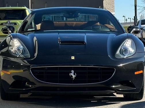 2010 Ferrari California Base