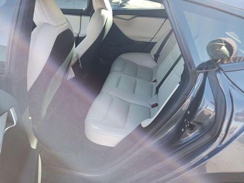 2020 Tesla Model S Performance