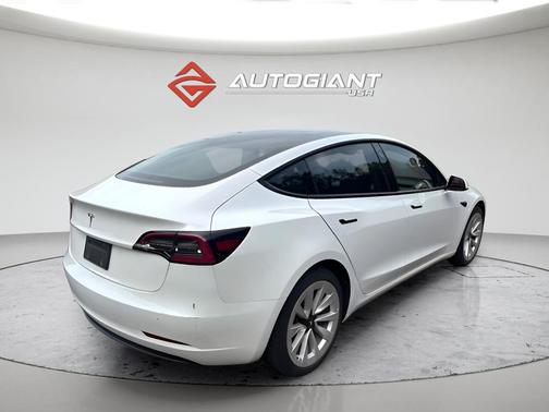 Pearl White Multi-Coat 2023 Tesla Model 3 Standard Range