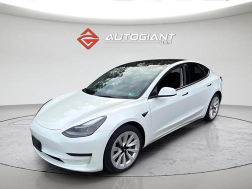 Pearl White Multi-Coat 2023 Tesla Model 3 Standard Range