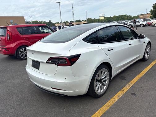 Pearl White Multi-Coat 2023 Tesla Model 3 Standard Range