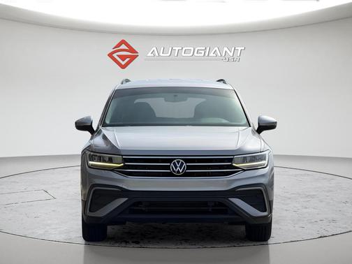 Platinum Gray Metallic 2022 Volkswagen Tiguan 2.0T S