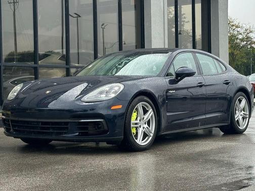 2018 Porsche Panamera 4