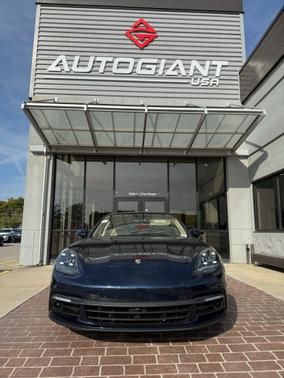 2018 Porsche Panamera 4
