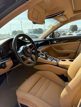 2018 Porsche Panamera 4