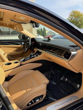 2018 Porsche Panamera 4