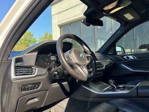 2021 BMW X5 M50i