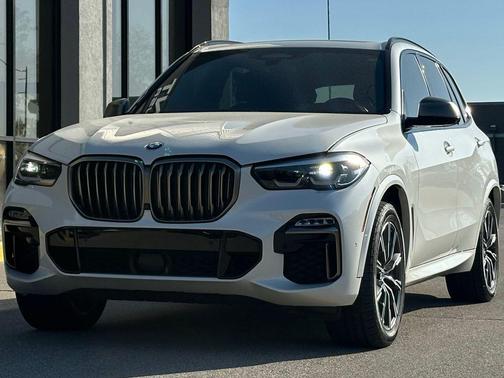 2021 BMW X5 M50i