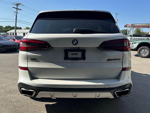 2021 BMW X5 M50i