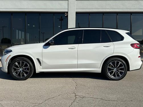 2021 BMW X5 M50i