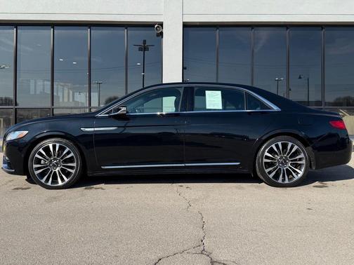 2017 Lincoln Continental Select