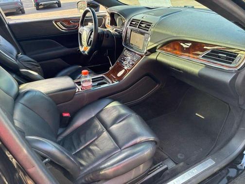 2017 Lincoln Continental Select