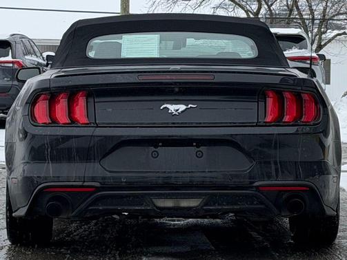 2022 Ford Mustang EcoBoost Premium