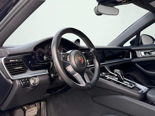 2019 Porsche Panamera 4
