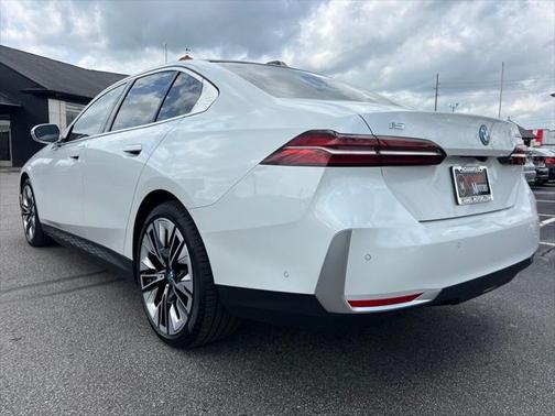 2024 BMW i5 eDrive40