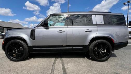 2024 Land Rover Defender 130 P400 X-Dynamic SE