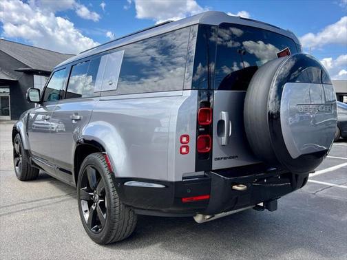 2024 Land Rover Defender 130 P400 X-Dynamic SE