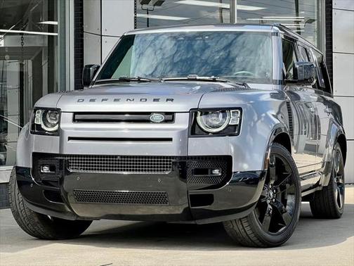 2024 Land Rover Defender 130 P400 X-Dynamic SE