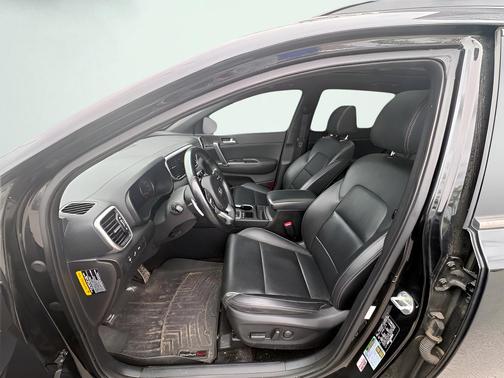 Black Cherry 2021 Kia Sportage S