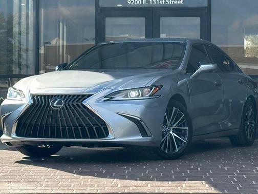 2022 Lexus ES 350 Base