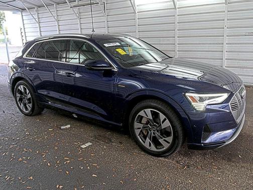 Navarra Blue Metallic 2022 Audi e-tron Premium Plus