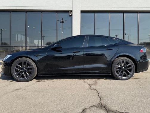 2021 Tesla Model S Plaid