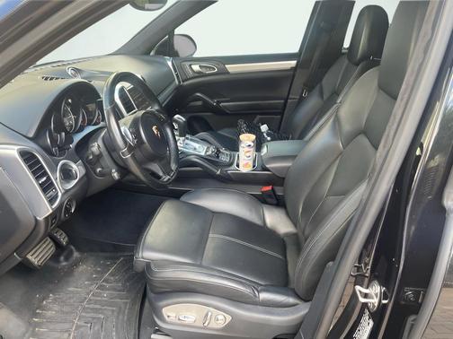 2013 Porsche Cayenne GTS