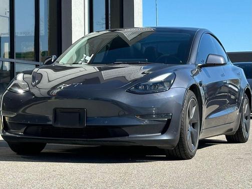 2022 Tesla Model 3 Standard Range