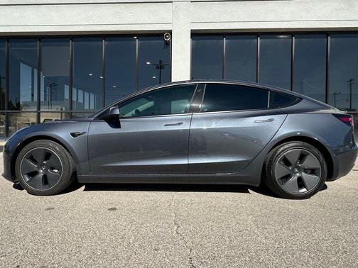 2022 Tesla Model 3 Standard Range