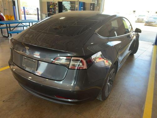 2022 Tesla Model 3 Standard Range
