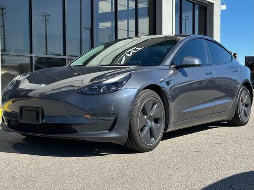 2022 Tesla Model 3 Standard Range