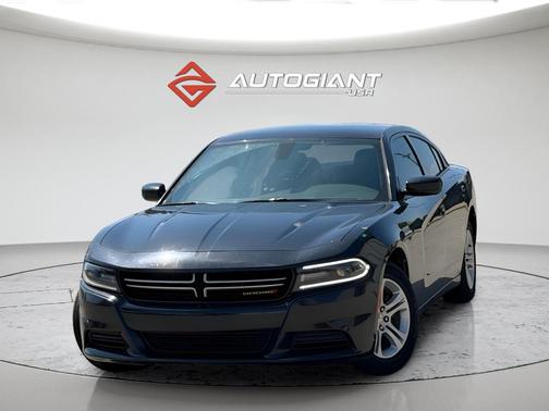 Phantom Black Tri-Coat Pearl 2015 Dodge Charger SE