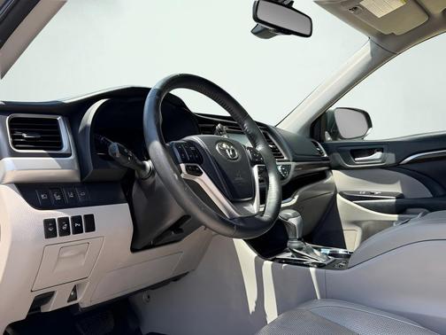 Predawn Gray Mica 2014 Toyota Highlander Limited Platinum
