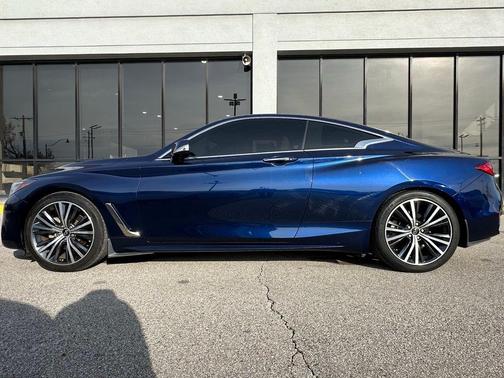2022 INFINITI Q60 LUXE