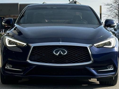 2022 INFINITI Q60 LUXE