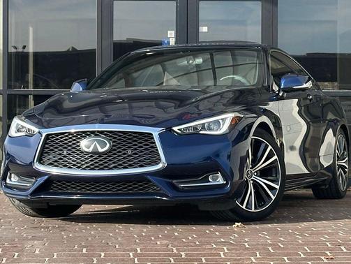 2022 INFINITI Q60 LUXE