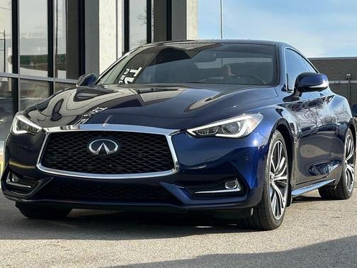 2022 INFINITI Q60 LUXE