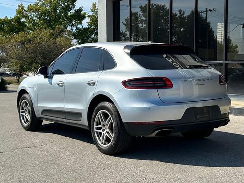 2017 Porsche Macan Base