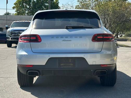 2017 Porsche Macan Base