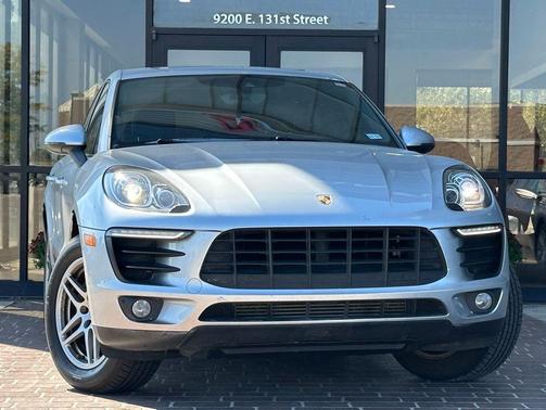 2017 Porsche Macan Base