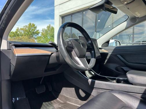 2023 Tesla Model S Base