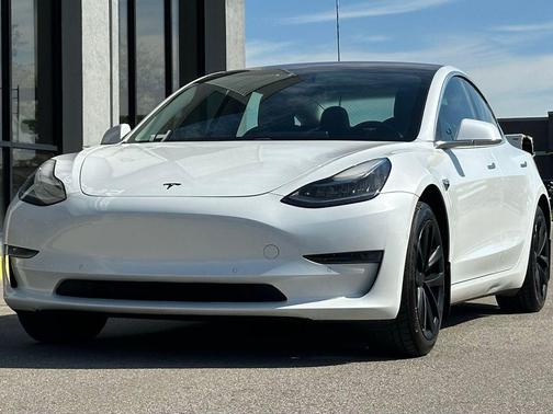 2023 Tesla Model S Base