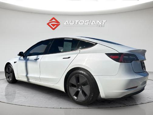Pearl White Multi-Coat 2021 Tesla Model 3 Standard Range Plus